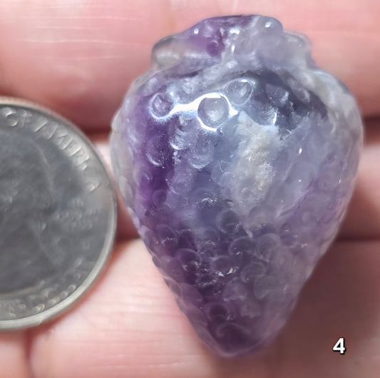 #4 Dream Amethyst Strawberry Carving