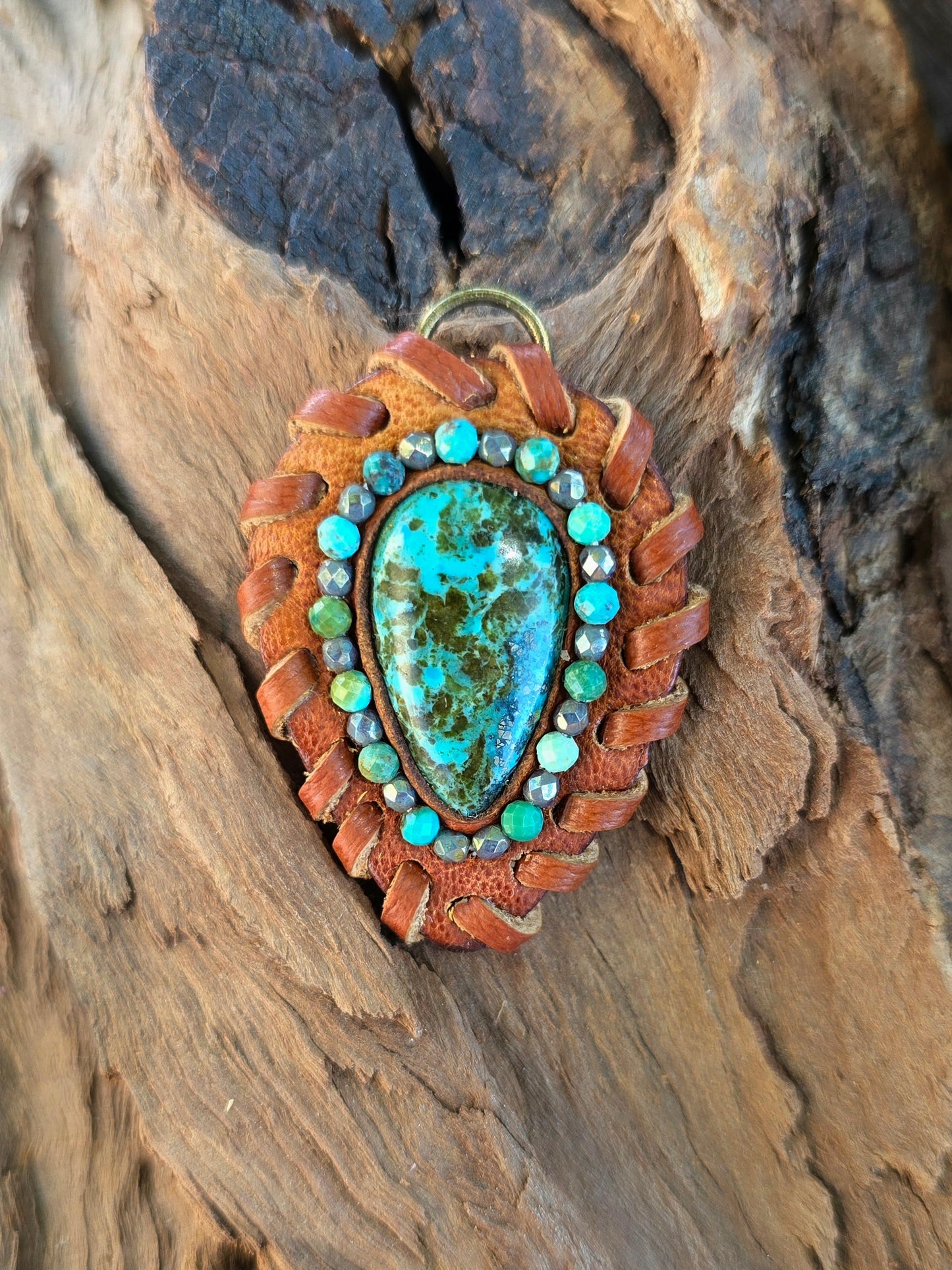 Old World Hubei Pendant