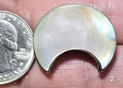 #2 Black Lip Mother of Pearl Crescent Moon Bead