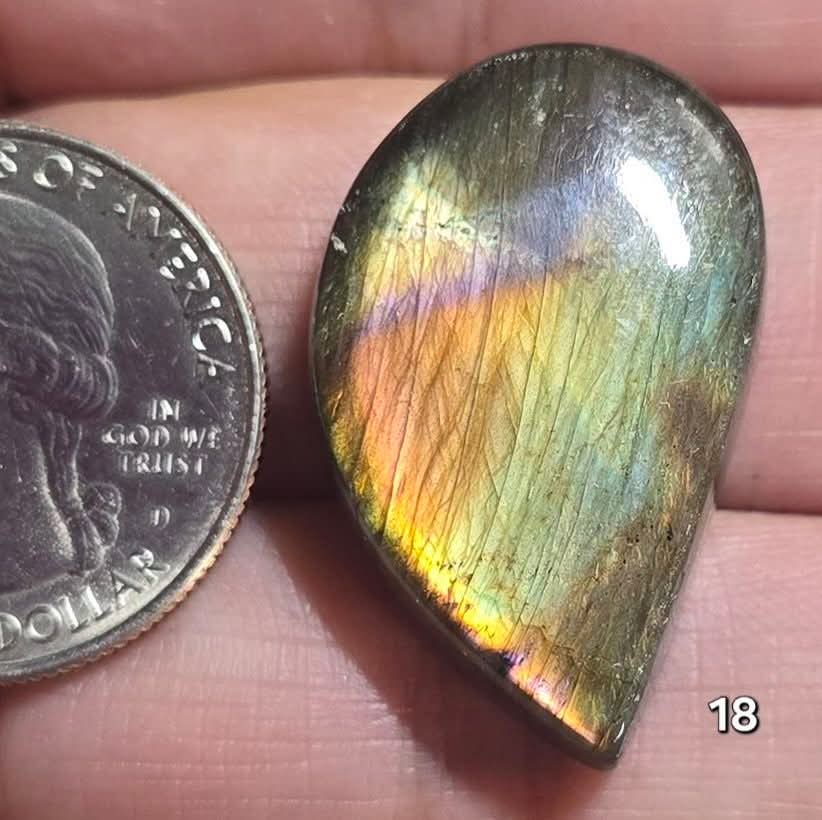 #18 Labradorite