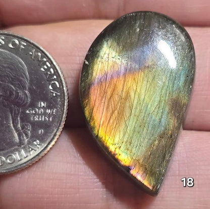 #18 Labradorite