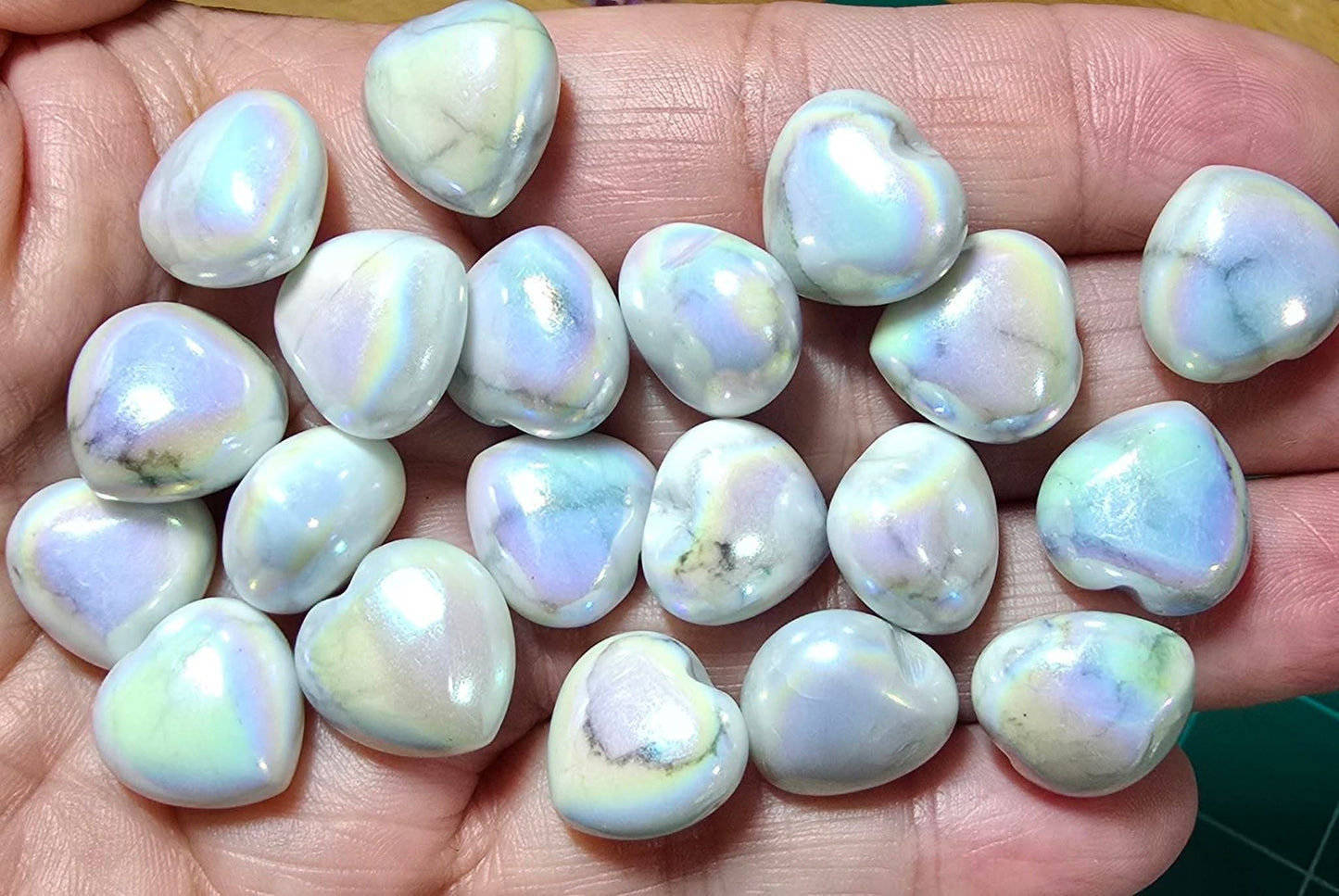 Aura Howlite Mini Hearts