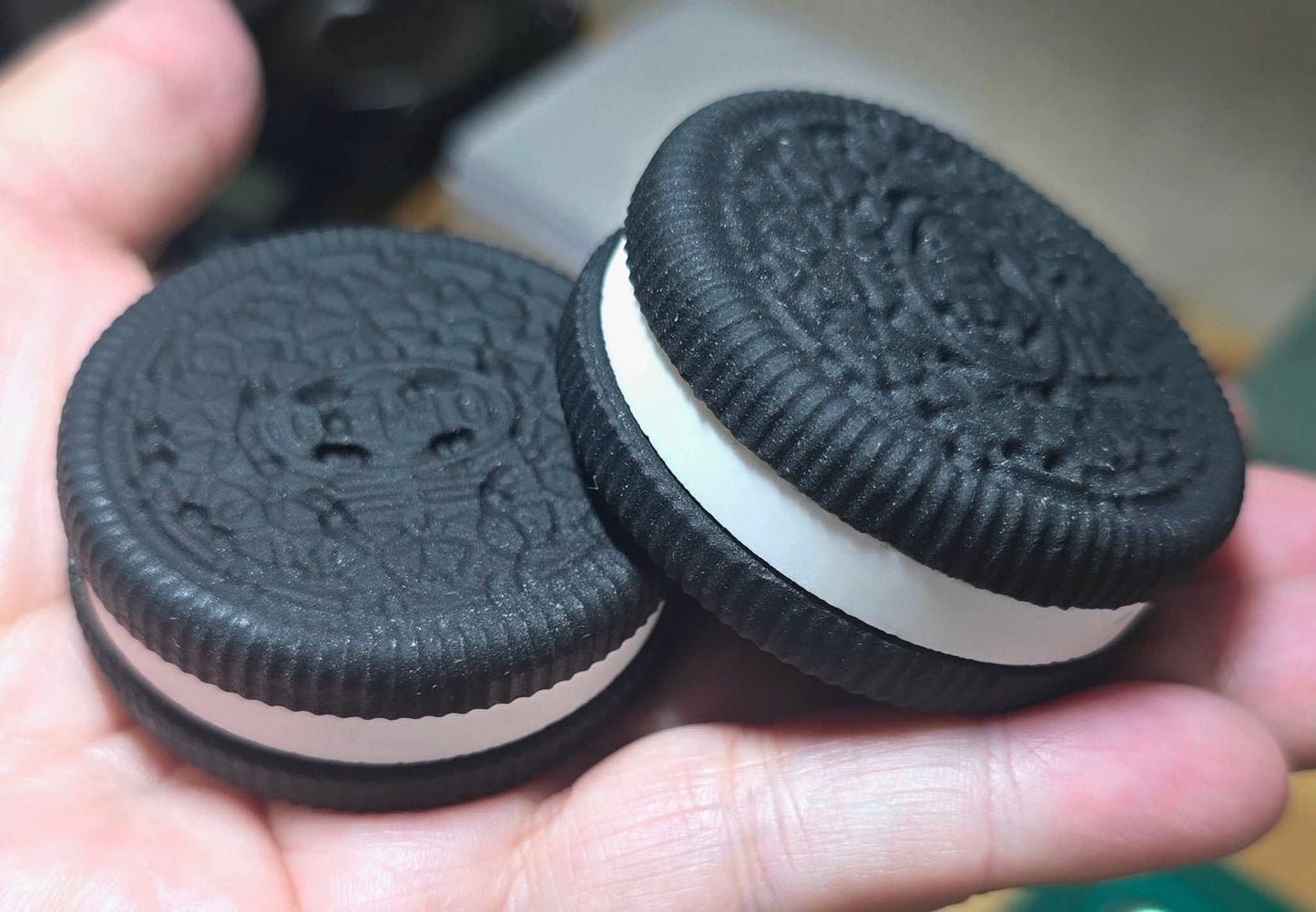 White Jade & Black Obsidian Oreo Cookies