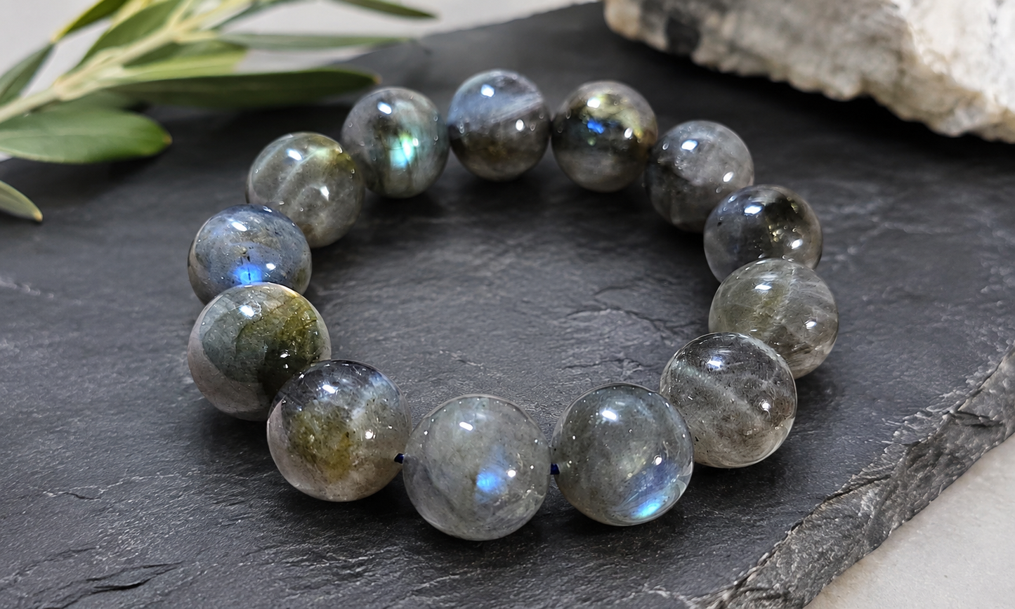 17.7mm Labradorite Bracelet