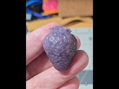 #3 Dream Amethyst Strawberry Carving