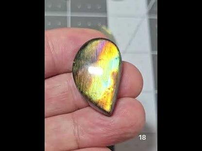 #18 Labradorite