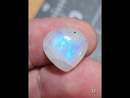 #32 Rainbow Flash Moonstone