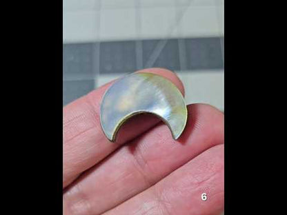 #6 Black Lip Mother of Pearl Crescent Moon Bead