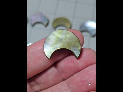 #7 Black Lip Mother of Pearl Crescent Moon Bead
