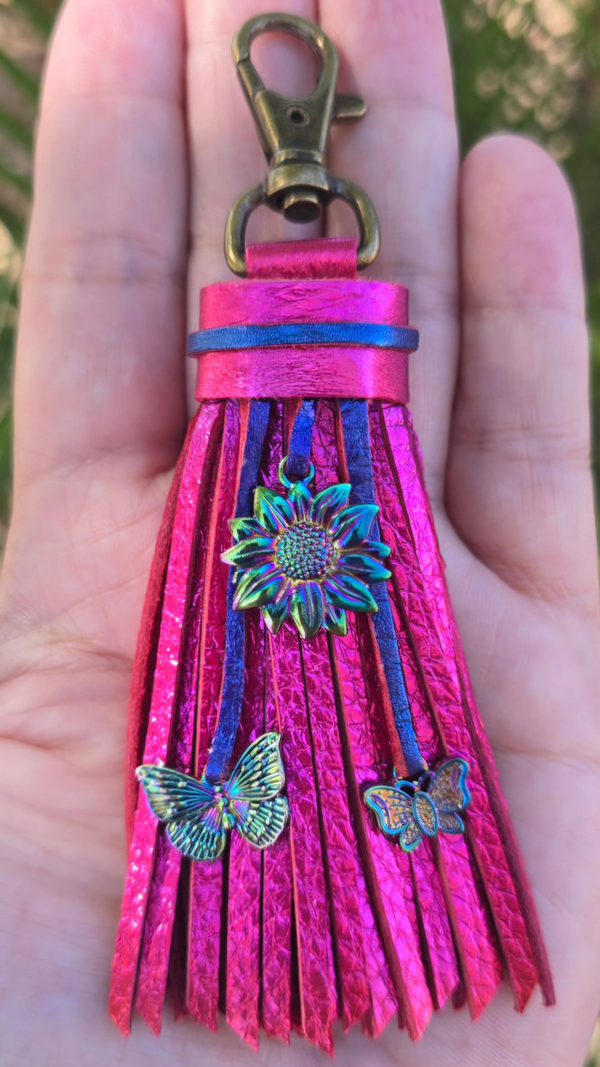 3.5" Metallic Zippy Leather Tassel